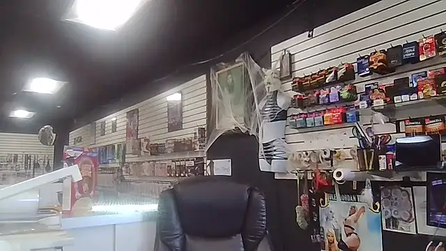 Snapshot of RawRyder8 chatting on 10.04.25 RawRyder8 online show from 10.04.25