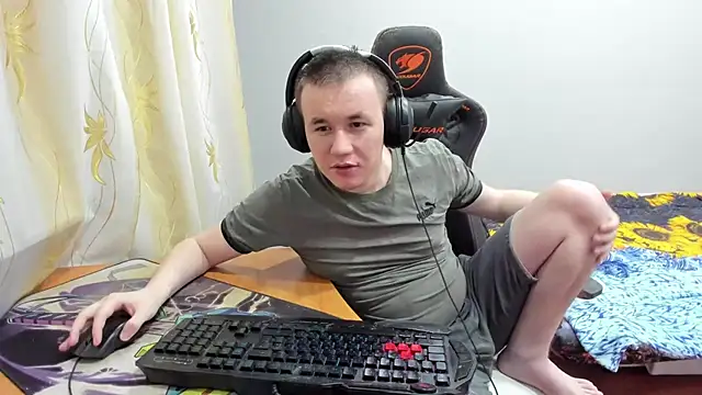 Snapshot of iliaskrislove chatting on 10.18.25 iliaskrislove online show from 10.18.25
