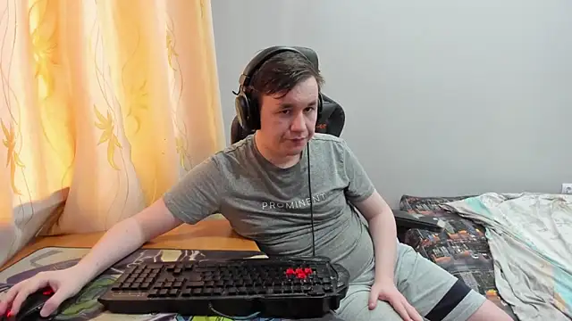 Snapshot of iliaskrislove chatting on 06.15.26 iliaskrislove online show from 06.15.26