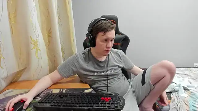 Snapshot of iliaskrislove chatting on 06.18.26 iliaskrislove online show from 06.18.26