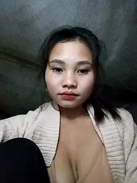 Snapshot of tamaien chatting on 12.16.24 tamaien online show from 12.16.24