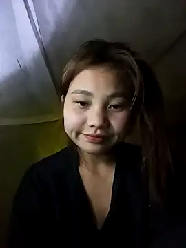 Snapshot of tamaien chatting on 02.15.25 tamaien online show from 02.15.25