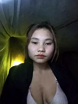 Snapshot of tamaien chatting on 02.16.25 tamaien online show from 02.16.25