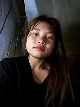 Snapshot of tamaien chatting on 03.22.25 tamaien online show from 03.22.25