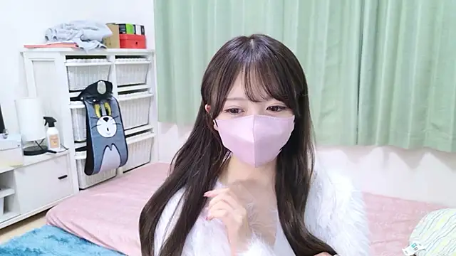 Snapshot of yuki-chi chatting on 11.25.25 yuki-chi online show from 11.25.25