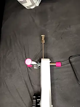 Snapshot of Linalicious chatting on 11.20.25 Linalicious online show from 11.20.25