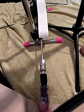 Snapshot of Linalicious chatting on 03.08.26 Linalicious online show from 03.08.26