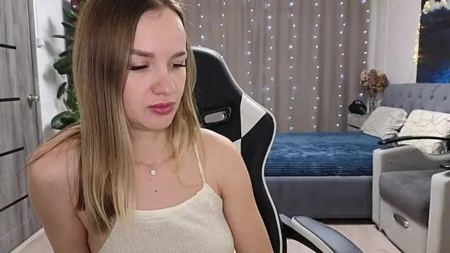 Snapshot of Strip-Lady chatting on 02.11.26 Strip-Lady online show from 02.11.26