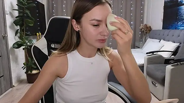 Snapshot of Strip-Lady chatting on 02.19.26 Strip-Lady online show from 02.19.26