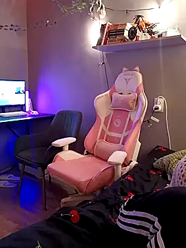 Snapshot of MashkaRay chatting on 02.01.25 MashkaRay online show from 02.01.25