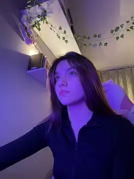 Snapshot of MashkaRay chatting on 02.05.25 MashkaRay online show from 02.05.25