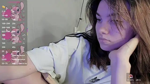 Snapshot of MashkaRay chatting on 02.11.25 MashkaRay online show from 02.11.25