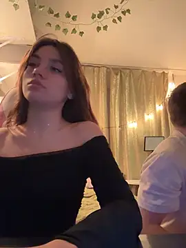 Snapshot of MashkaRay chatting on 02.17.25 MashkaRay online show from 02.17.25