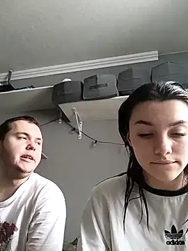 Snapshot of MashkaRay chatting on 02.22.25 MashkaRay online show from 02.22.25