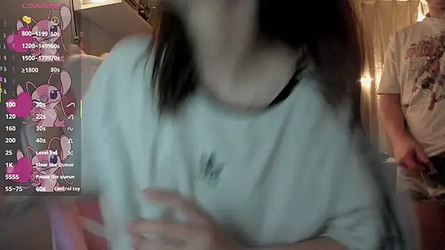 Snapshot of MashkaRay chatting on 03.21.25 MashkaRay online show from 03.21.25