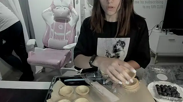 Snapshot of MashkaRay chatting on 09.09.25 MashkaRay online show from 09.09.25