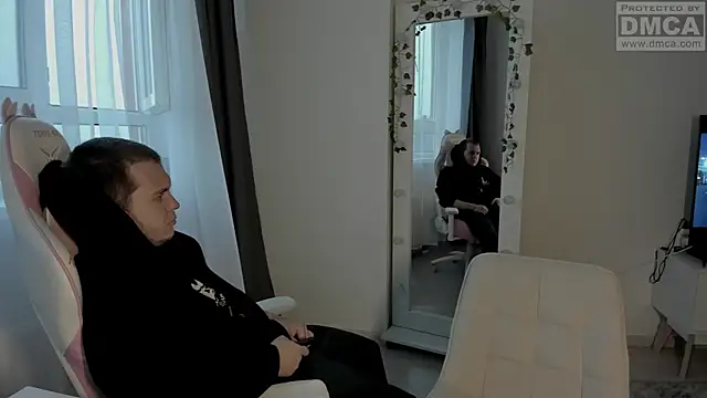 Snapshot of MashkaRay chatting on 10.03.25 MashkaRay online show from 10.03.25