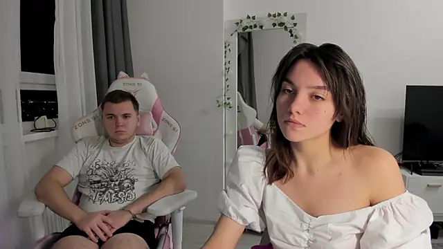 Snapshot of MashkaRay chatting on 11.16.25 MashkaRay online show from 11.16.25