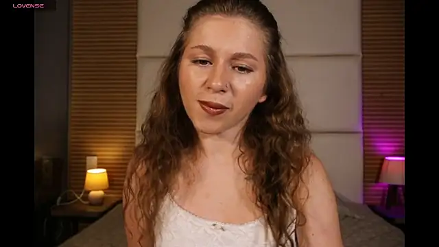 Snapshot of AliceBellamy chatting on 07.08.26 AliceBellamy online show from 07.08.26