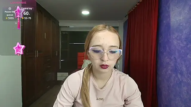 Liaroberts1 online show from 12.28.24