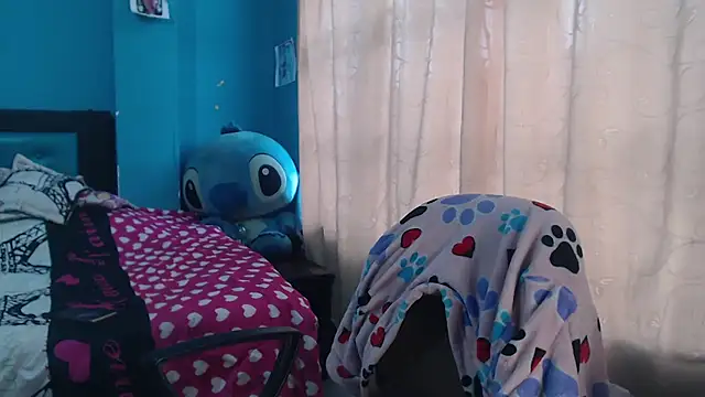 Liaroberts1 online show from 02.11.25