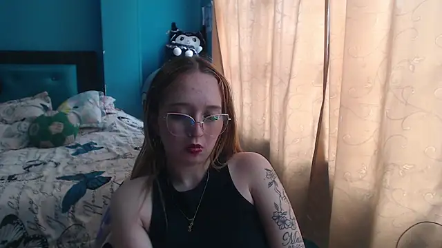 Liaroberts1 online show from 03.13.25