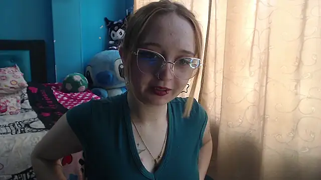 Liaroberts1 online show from 03.18.25