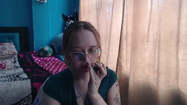 Liaroberts1 online show from 03.18.25