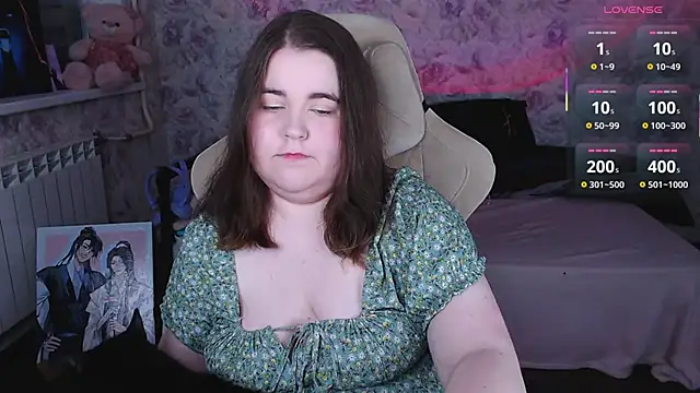 Snapshot of Estelle_Hicks chatting on 06.16.26 Estelle Hicks online show from 06.16.26
