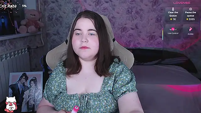 Snapshot of Estelle_Hicks chatting on 06.19.26 Estelle Hicks online show from 06.19.26