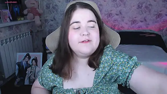 Snapshot of Estelle_Hicks chatting on 07.28.26 Estelle Hicks online show from 07.28.26