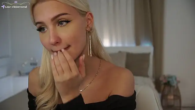 Snapshot of ChloeCoral chatting on 12.04.24 ChloeCoral online show from 12.04.24