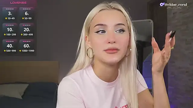 Snapshot of ChloeCoral chatting on 11.17.25 ChloeCoral online show from 11.17.25