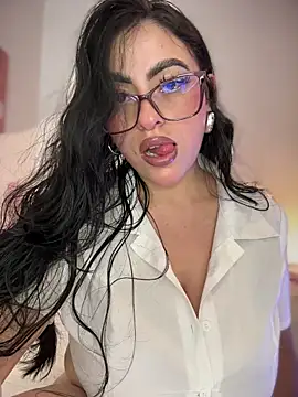 Snapshot of KatteWise chatting on 02.17.26 KatteWise online show from 02.17.26