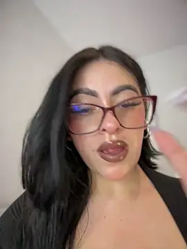 Snapshot of KatteWise chatting on 03.12.26 KatteWise online show from 03.12.26