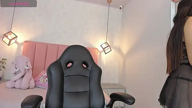 SUNNYCYRUS online show from 03.10.25