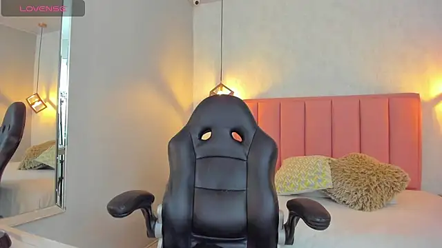 SUNNYCYRUS online show from 02.21.26