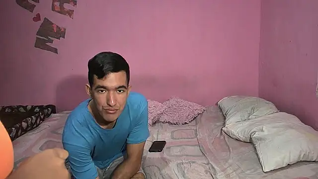 Snapshot of Sweetiefoxxx chatting on 12.18.25 Sweetiefoxxx online show from 12.18.25