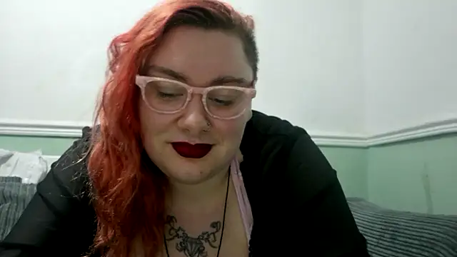 Bustycurves online show from 02.24.25