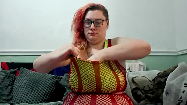 Bustycurves online show from 03.03.25