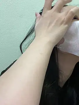 Snapshot of minmin2kk5 chatting on 01.11.25 minmin2kk5 online show from 01.11.25