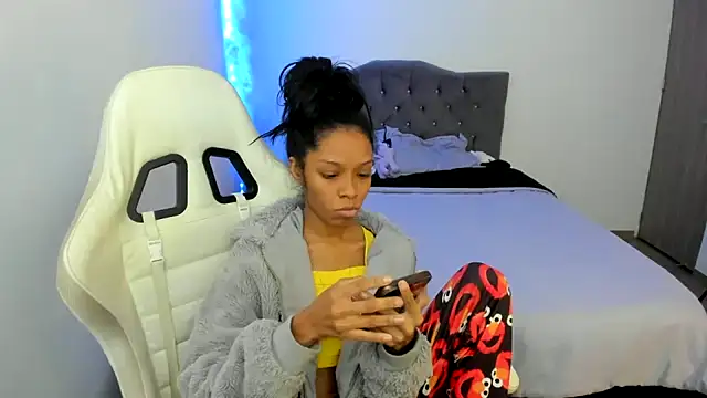 Crystal florez24 online show from 11.17.25