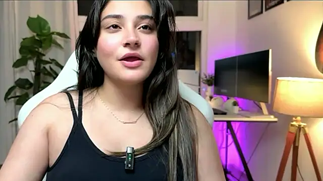 Snapshot of demieliss chatting on 04.26.26 demieliss online show from 04.26.26