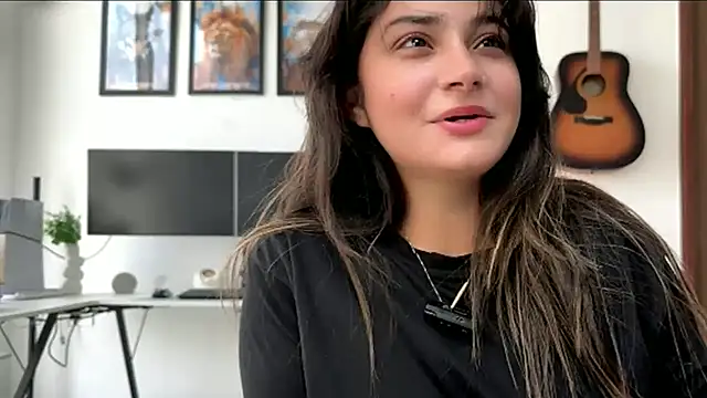 Snapshot of demieliss chatting on 05.17.26 demieliss online show from 05.17.26