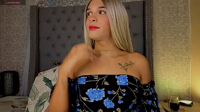 Snapshot of Shantal_Joness chatting on 11.08.25 Shantal Joness online show from 11.08.25