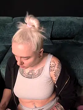 nora the strange online show from 05.11.26