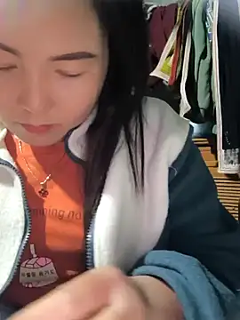 Snapshot of Sweetlove_77 chatting on 12.31.24 Sweetlove 77 online show from 12.31.24