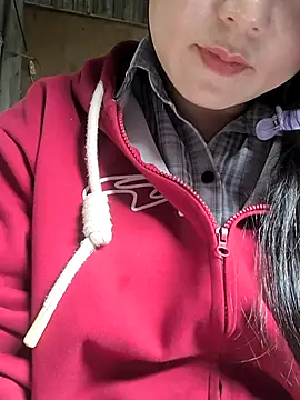 Snapshot of Sweetlove_77 chatting on 11.15.25 Sweetlove 77 online show from 11.15.25