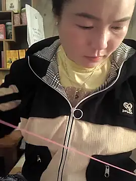 Snapshot of Sweetlove_77 chatting on 12.02.25 Sweetlove 77 online show from 12.02.25