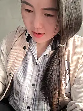 Snapshot of Sweetlove_77 chatting on 12.21.25 Sweetlove 77 online show from 12.21.25